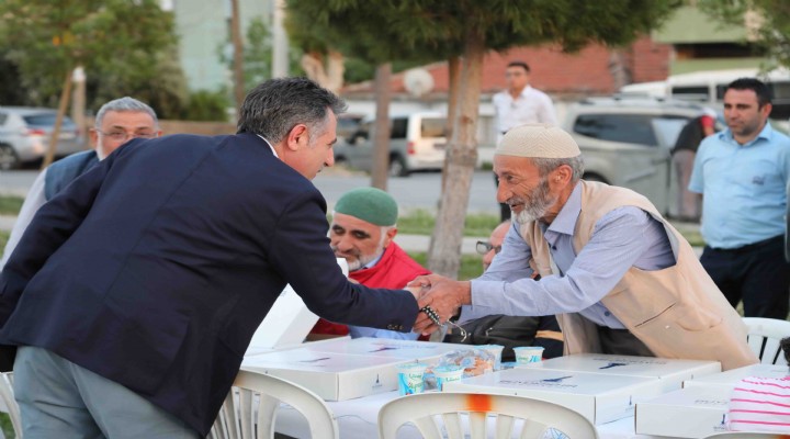 Bayraklı iftar sofrasında buluşuyor