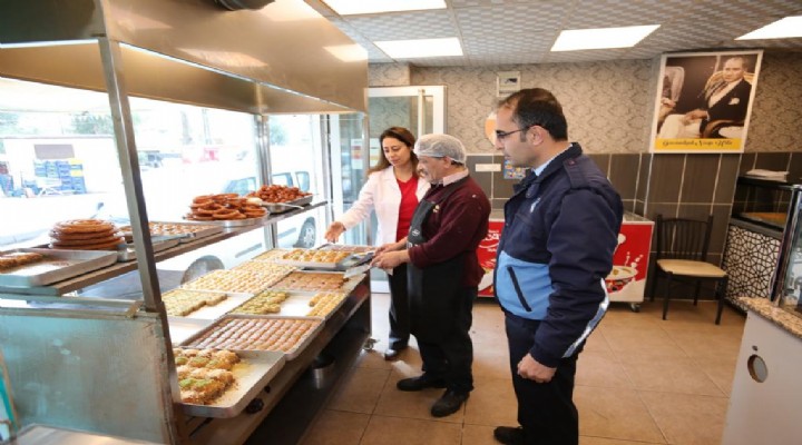 Bayraklı zabıtasından gıda denetimi