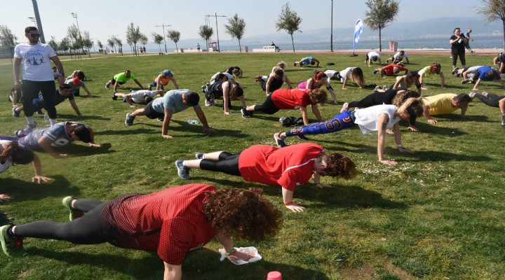 Bayram çılgınlığı! Topluca spor yaptılar