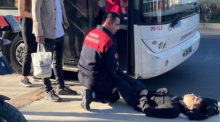 Belediye otobüsünde fenalaşan genç hastaneye kaldırıldı