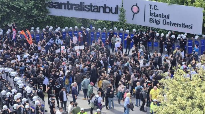 Bilgi Üniversitesi ndeki protestolara biber gazlı müdahale: Kampüs boşaltıldı, yaralılar var