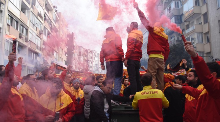 Binlerce Göztepeli stada yürüdü