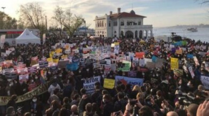 Boğaziçi eylemleri Kadıköy’de devam ediyor