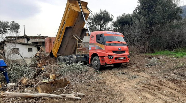 Bornova da kaçak moloza geçit yok