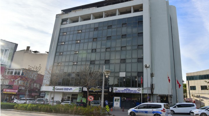 Bornova da kurumlar yaklaşıyor