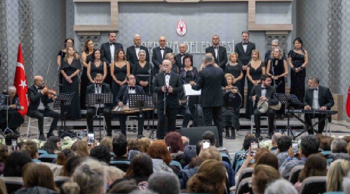 Bornova da müzikle  Laik Cumhuriyet  vurgusu