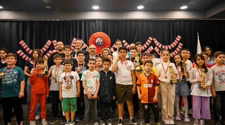 Bornova’da 23 Nisan coşkusu satrançla taçlandı