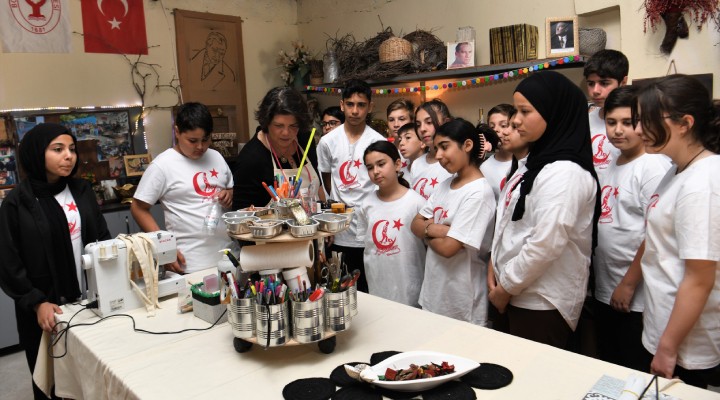 Bornova’da atıklar dönüşüyor, çevre bilinci yükseliyor!