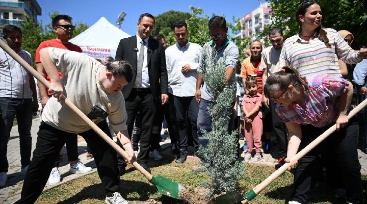 Bornova’da fidanlar toprakla buluştu, gönüller birbirine kavuştu