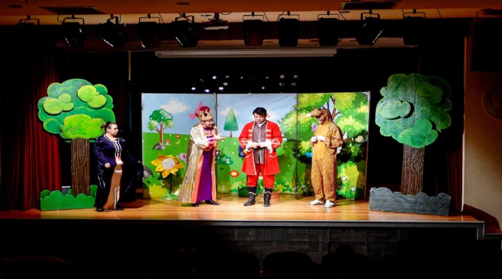 Bornova’da yarıyıl tatili tiyatroyla şenlendi