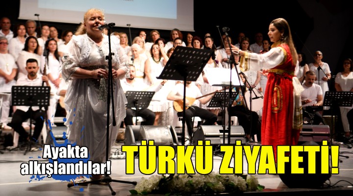 Bornovalı kadınlardan türkü ziyafeti!