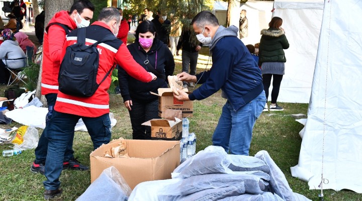 Büyükşehir depremzedelerin yanında