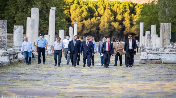 Büyükşehir’den Bergama’da Zeus Sunağı toplantısı