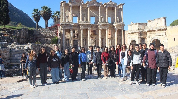 Büyükşehir’den öğrencilere tarih ve müzik molası