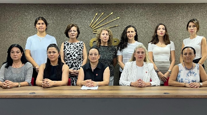 CHP İzmir Kadın Kolları ndan kadın cinayetleri tepkisi