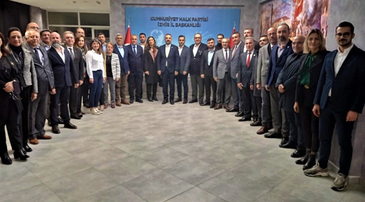 CHP İzmir de yeni yönetim toplandı