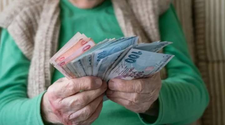 CHP den  emekli ailesine eğitim desteği  teklifi