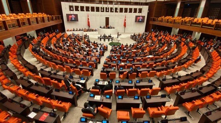 CHP li 61 vekilin dokunulmazlığıyla ilgili tezkere Meclis te