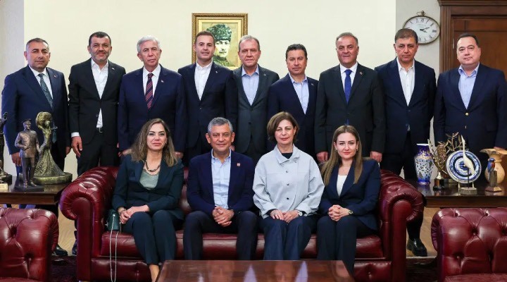 CHP li Büyükşehir Belediye Başkanları ndan ortak açıklama:  Partimizin seçilmiş Genel Başkanı Sayın Özgür Özel’in ve parti yönetimimizin yanındayız 
