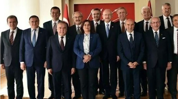 CHP li büyükşehir belediye başkanları Kılıçdaroğlu ile bir araya geldi
