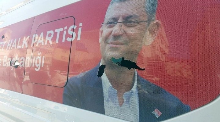 CHP nin aracına taş ve bıçakla saldırıldı!