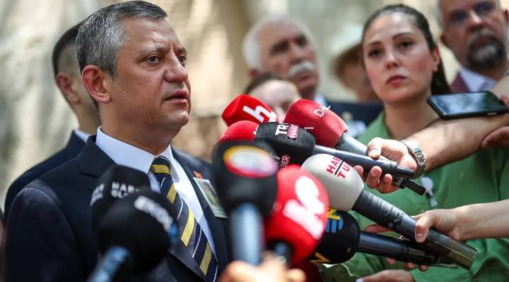 CHP nin komisyon kararını Özgür Özel açıkladı