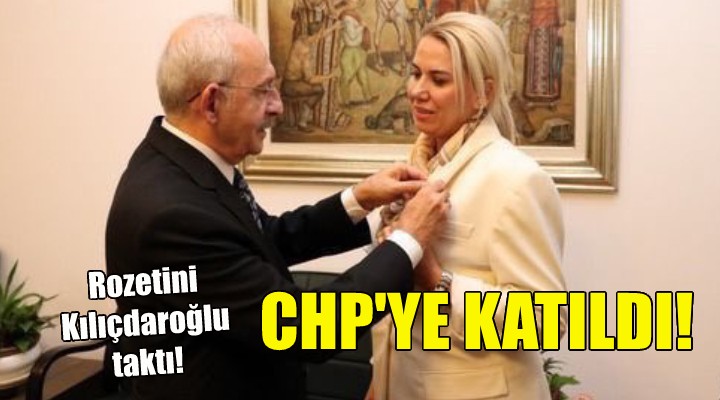 CHP ye katıldı... Rozetini Kılıçdaroğlu taktı!