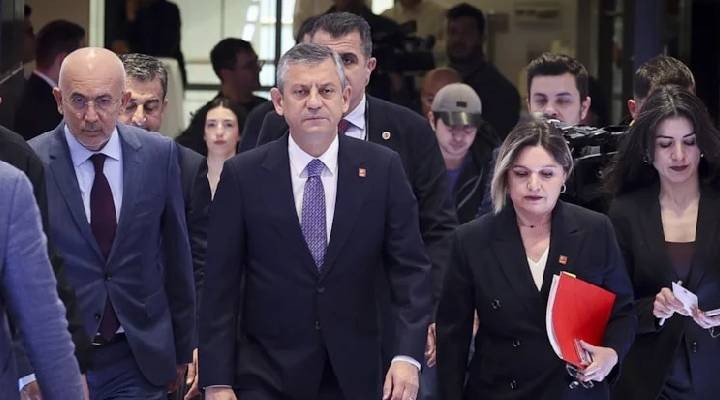 CHP’de kritik toplantıda değişim sinyali: Bazı isimlerle yollar ayrılacak