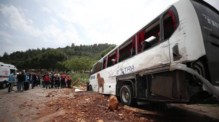 Çanakkale’de zincirleme kaza: 6 ölü