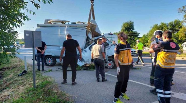 Canlı yayın aracı kaza yaptı: 2 ölü, 1 yaralı