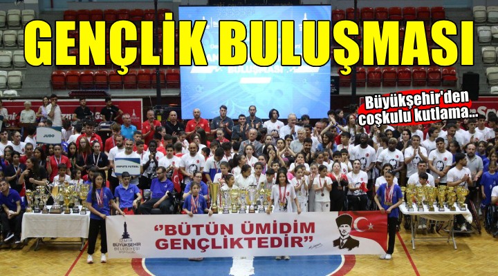 Celal Atik Spor Salonu’nda gençlik buluşması