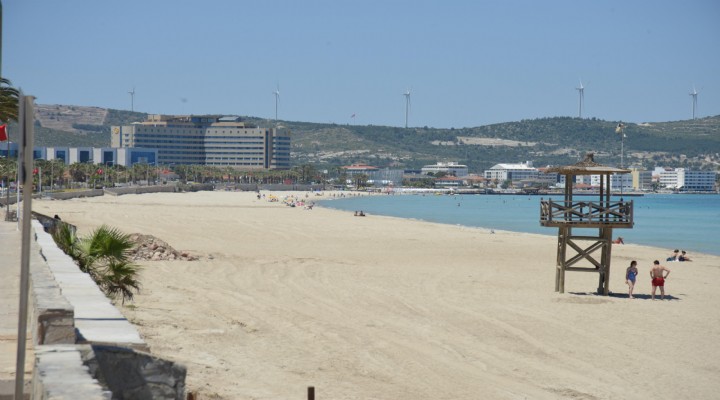 Çeşme de şemsiye ve şezlong terörü bitti