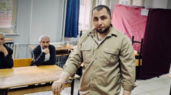 Cihatçı çete lideri oy kullandığı fotoğrafını paylaştı