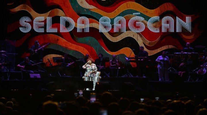 Çim Konserleri’nde Selda Bağcan rüzgarı esti