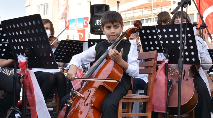 Çocuk Senfoni Orkestrası Foça da