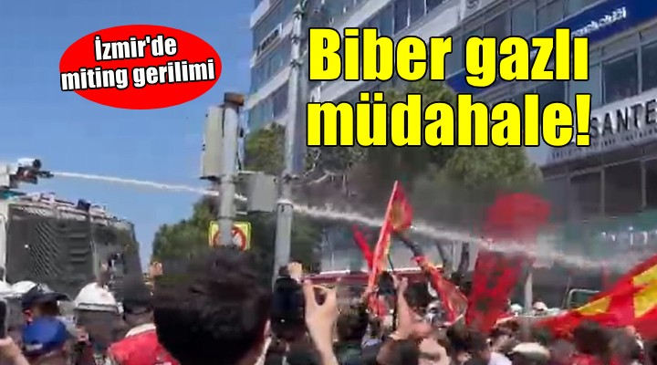 Cumhuriyet Meydanı'na girmek isteyen kalabalığa biber gazı ile müdahale!