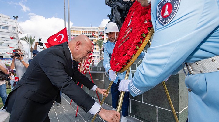 Cumhuriyet’in 100. yılında Ata’ya çelenk bırakıldı