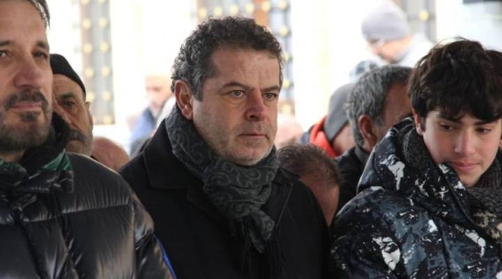 Cüneyt Özdemir in annesi son yolculuğuna uğurlandı