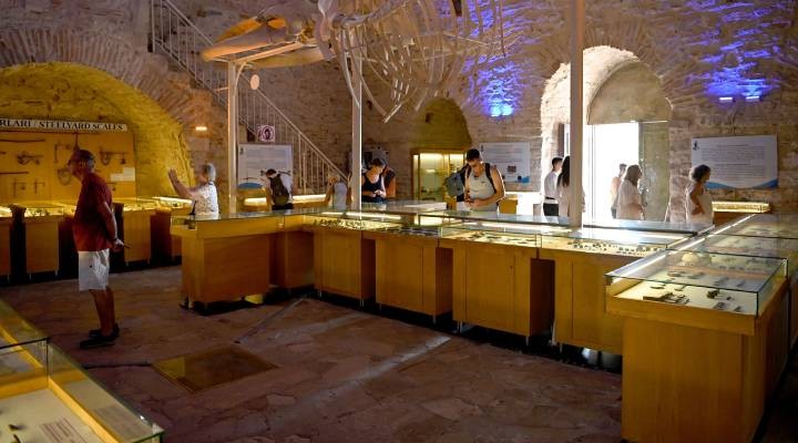 Deniz Ticaret Tarihi Müzesi yabancı turistlerin ilgi odağında