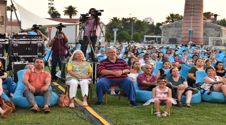 Devrim Erbil’in 60’ncı sanat yılı İzmir’de kutlandı