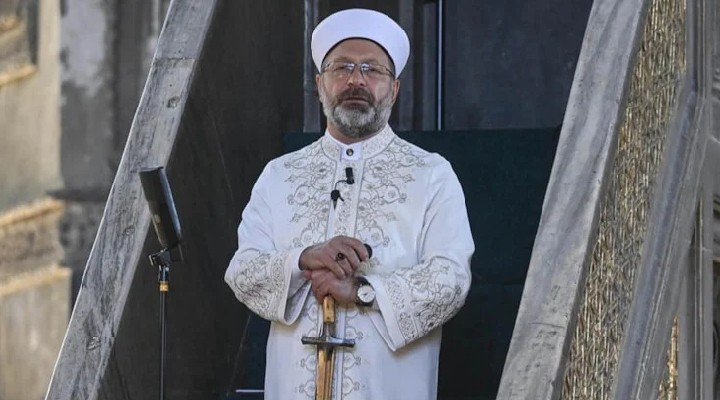 Diyanet ten altın varaklı davetiye