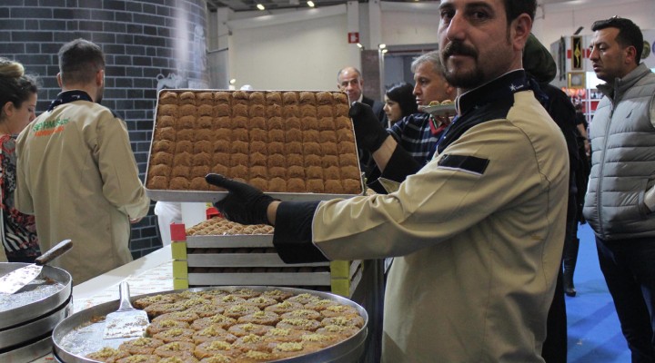 Diyarbakır ın  Soğuk Baklava sı İzmir de