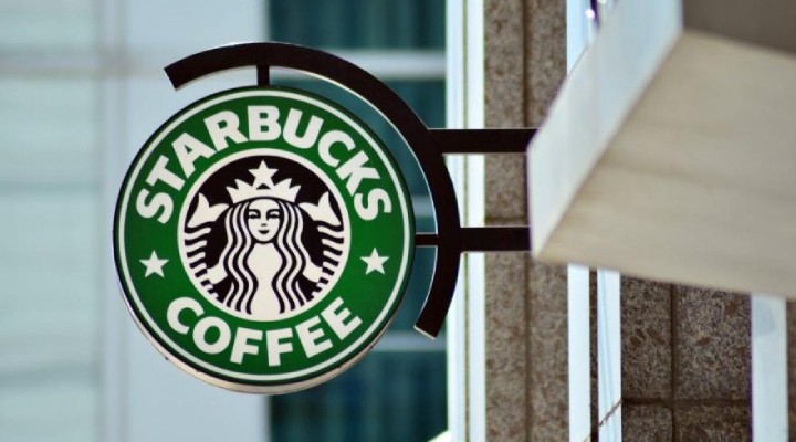 Starbucks ın tuvaletinde gizli kamera bulundu