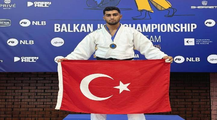 Enes Pınar dan Balkan da Bronz Madalya