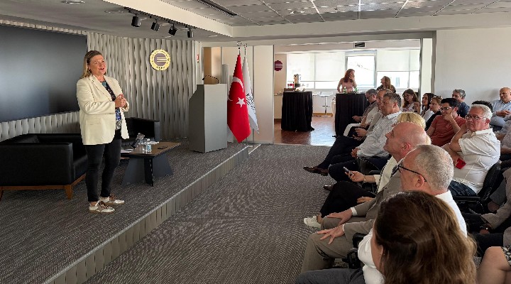 ESİAD da 100 yıllık ömür ve yapay zeka çağı konuşuldu