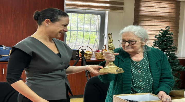 Efes Selçuk Belediyesi’nden Prof. Dr. İoanna Kuçuradi’ye Onur Ödülü