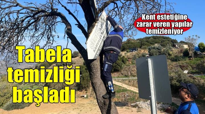 Efes Selçuk'ta görüntü kirliliği yaratan tabelalar kaldırılıyor