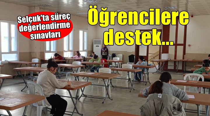 Efes Selçuk'ta sınav yolundaki öğrencilere destek