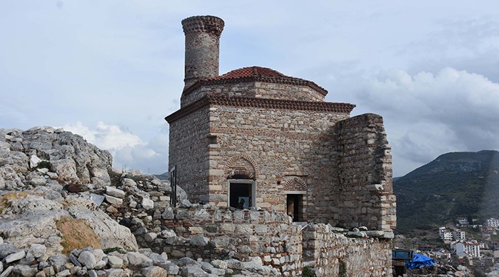 Efes in ilk yerleşim yeri Ayasuluk Tepesi ndeki cami restore ediliyor