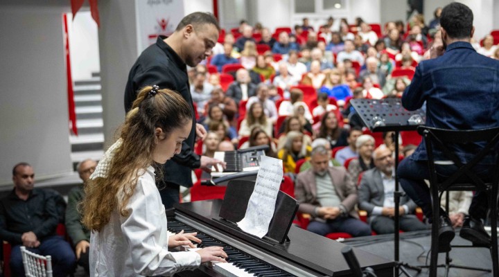 Efsane notalar Bornova’da yankılandı
